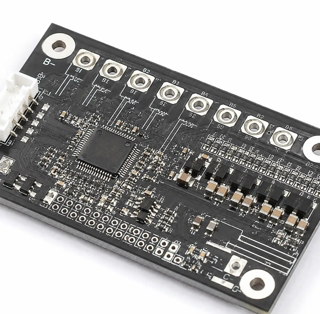1-bms-ic-multi-cell-voltage-monitoring-architecture
