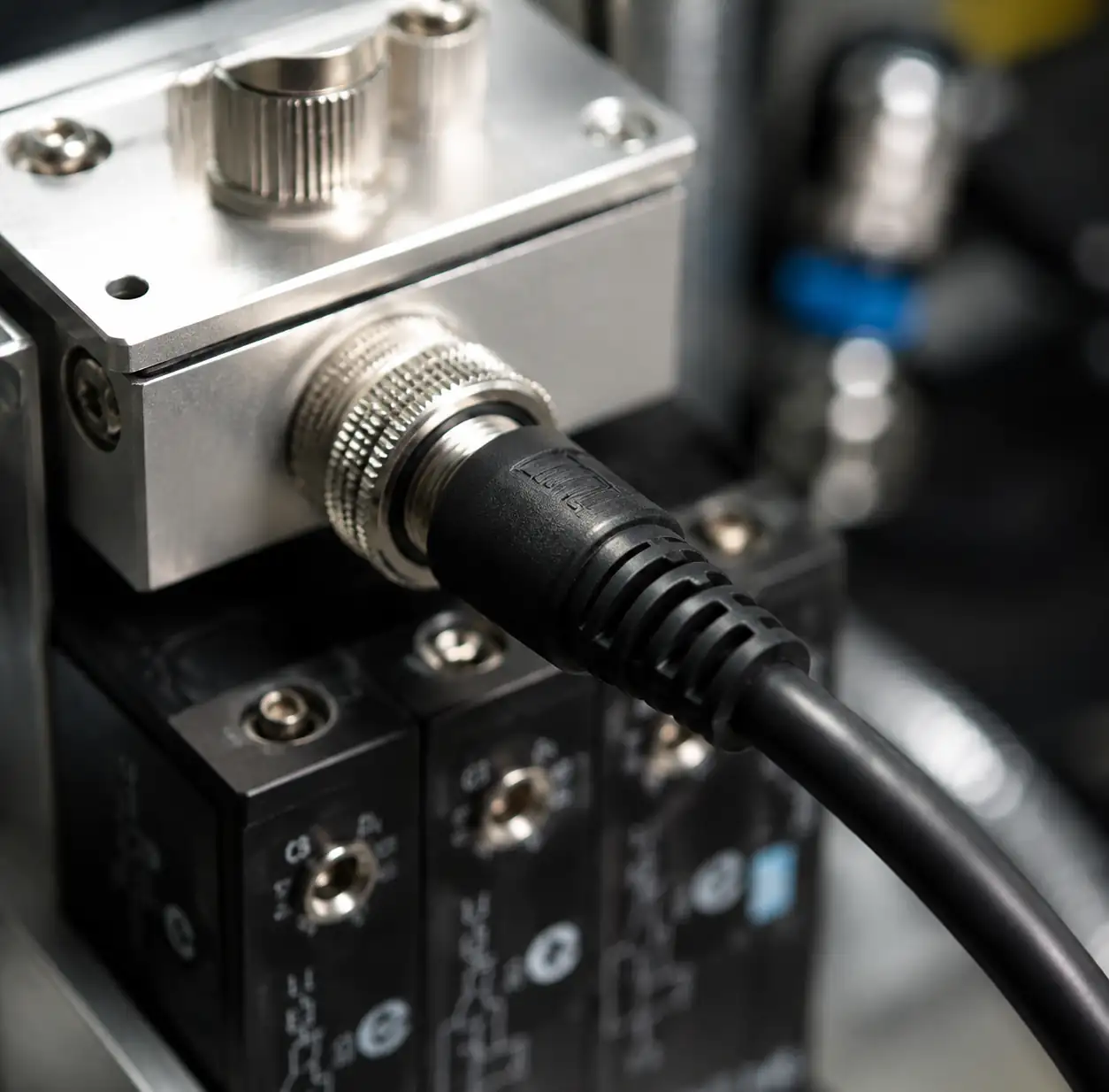 3-m12-circular-connector-industrial-automation