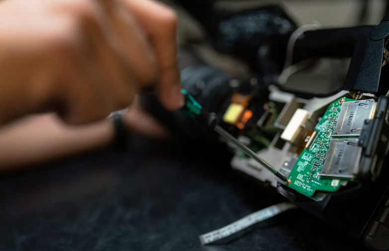 Capacitor_Applications_Auto_Aero_Industrial_SMD_THT